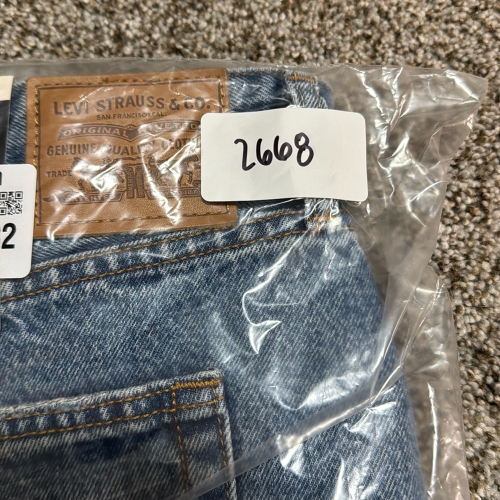 LEVIS Women’s Remade Denim Icon Skirt size 32 - Picture 10 of 10